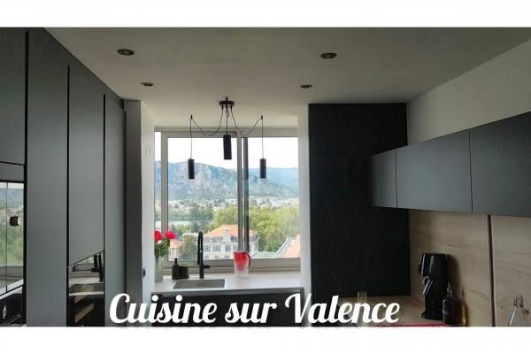 Rénovation d'une cuisine à Valence (26000)_Vu sur Le Rhône et Crussol